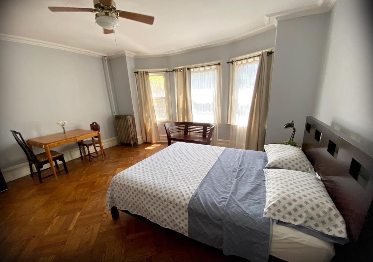 Spacious Bedroom In A Brooklyn House Shared With Host Нью-Йорк Экстерьер фото